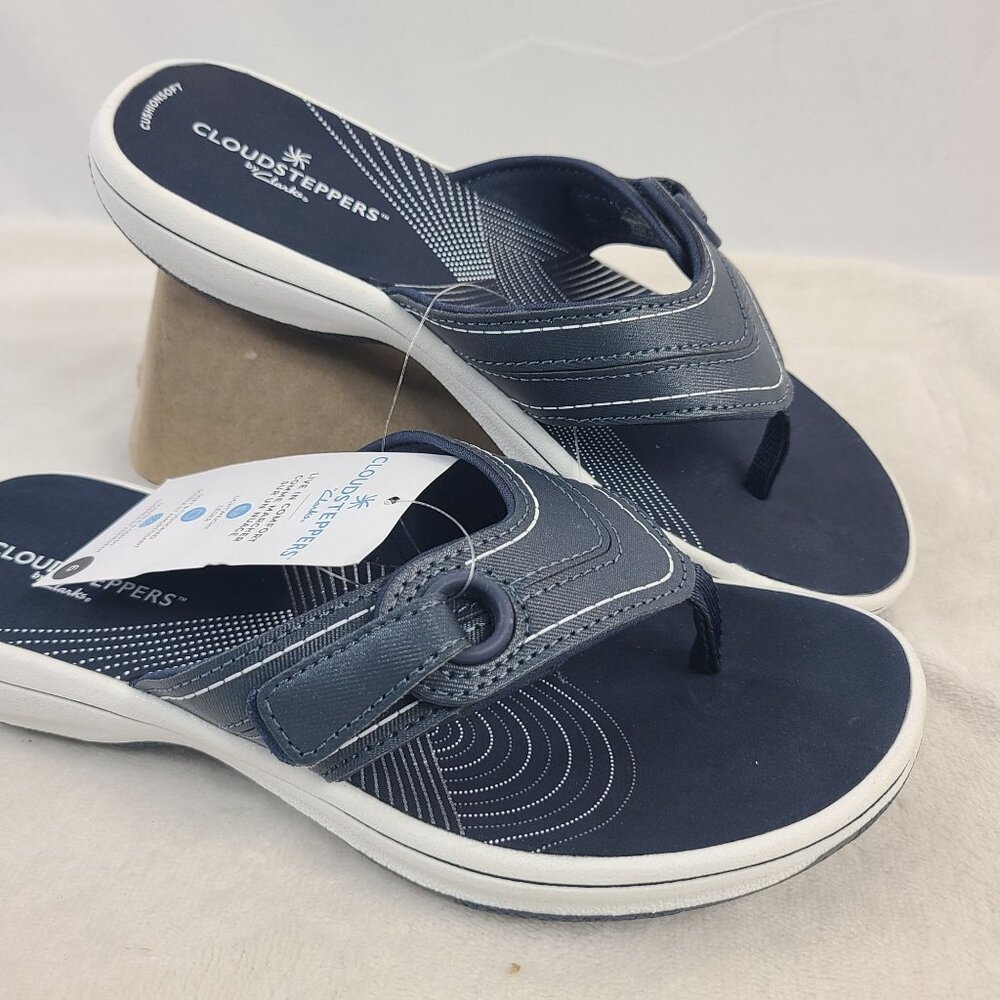 NEW Clarks Cloudsteppers Women's Navy Marine Thong Sandals Size 6 Cushioned Sole - Picture 3 of 7